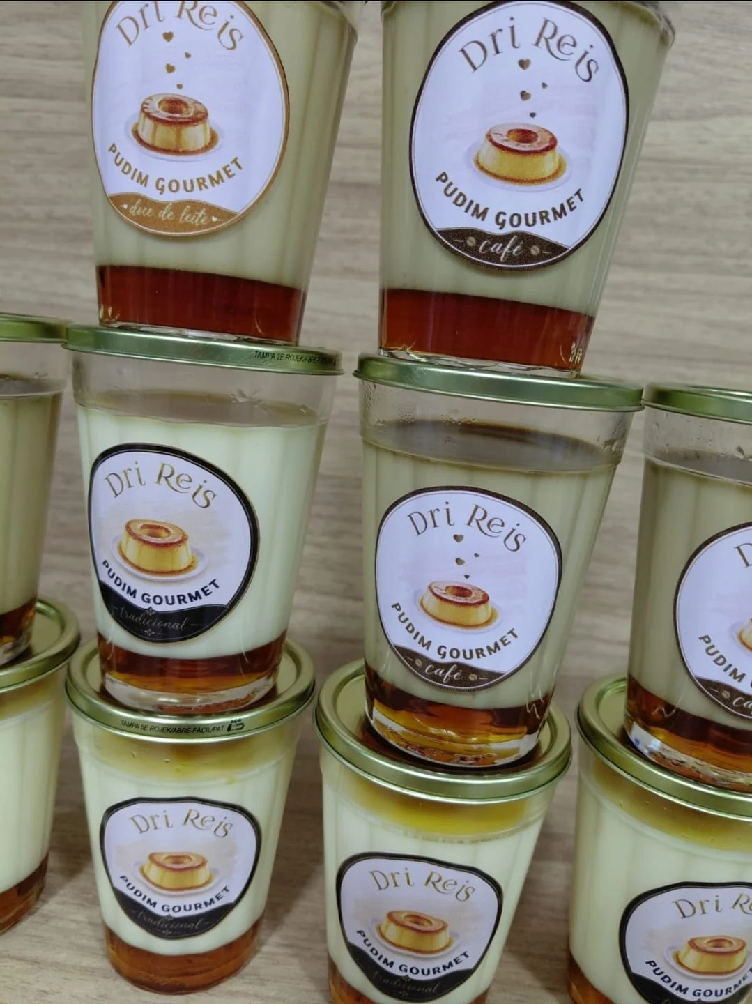 Pudins gourmet Dri Reis em porções individuais